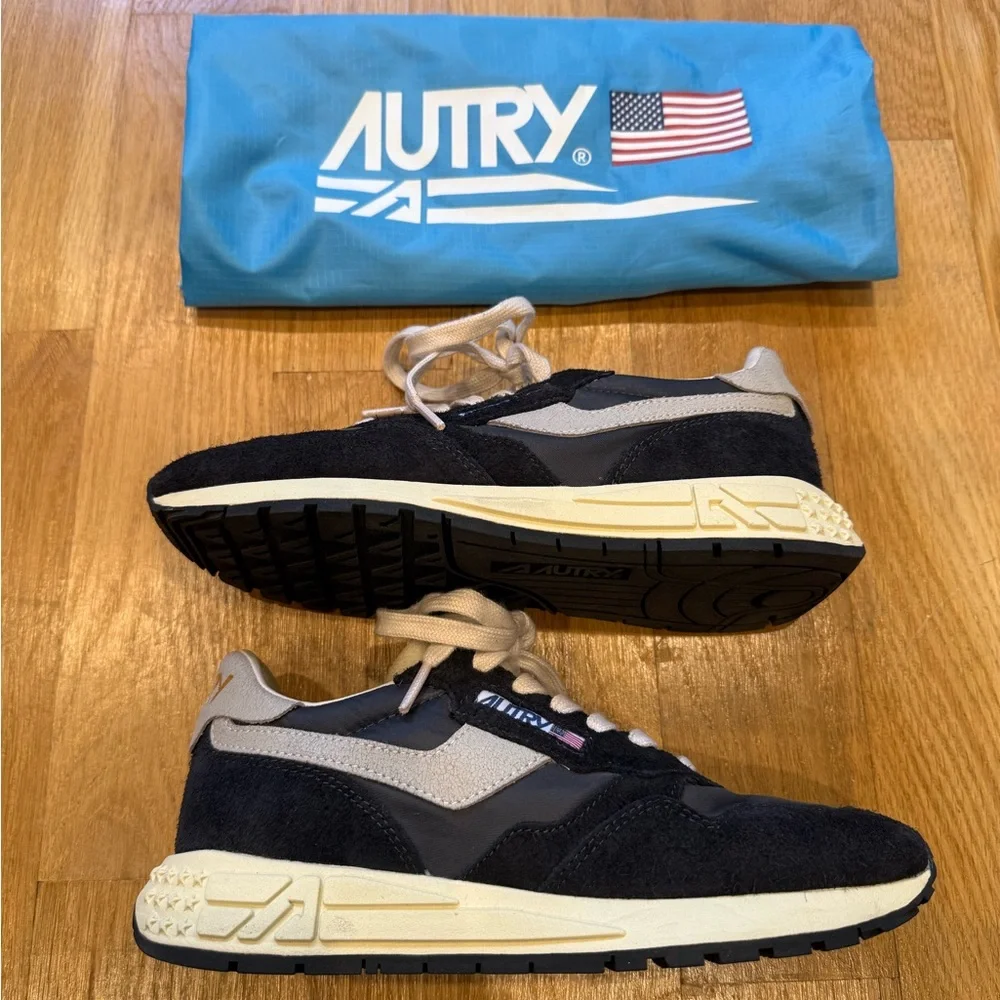 Retro Runner Women's Sneakers in Black and Cream